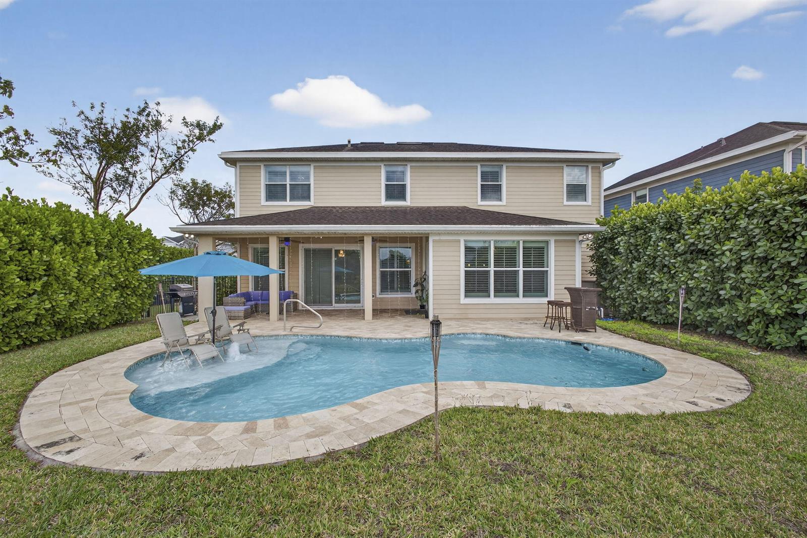 Ver detalles 929 4 / 3181 sq. ft. $ 2026-05-06 0 foto
