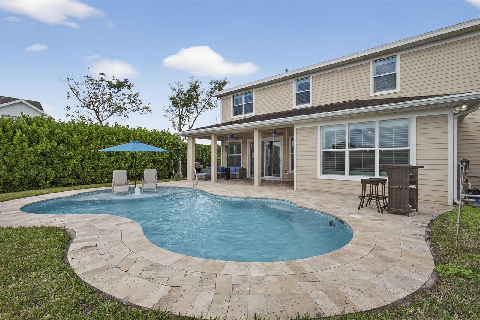 Ver detalles 929 4 / 3181 sq. ft. $ 2026-05-06 0 foto