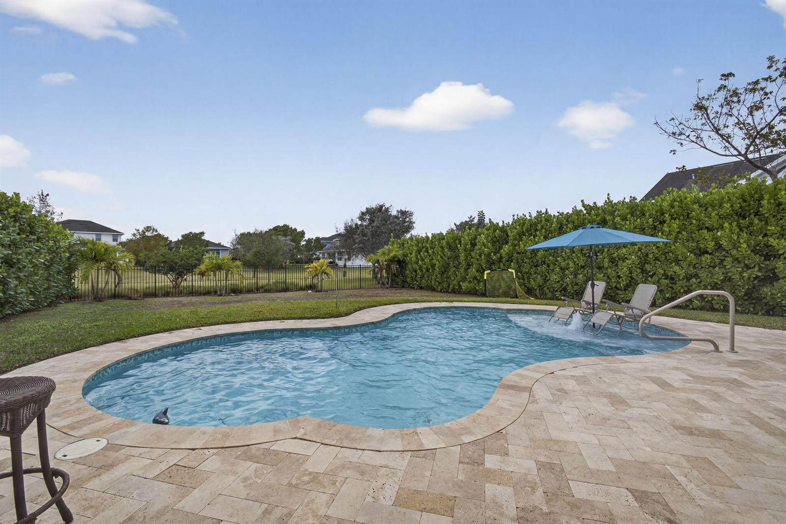 Ver detalles 929 4 / 3181 sq. ft. $ 2026-05-06 0 foto