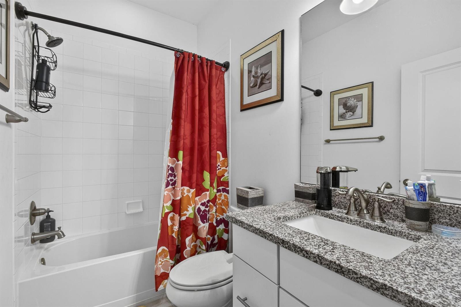 Ver detalles 929 4 / 3181 sq. ft. $ 2026-05-06 0 foto