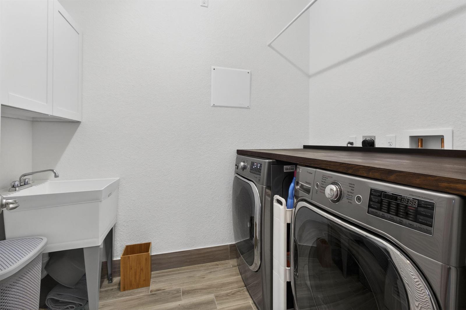 Ver detalles 929 4 / 3181 sq. ft. $ 2026-05-06 0 foto