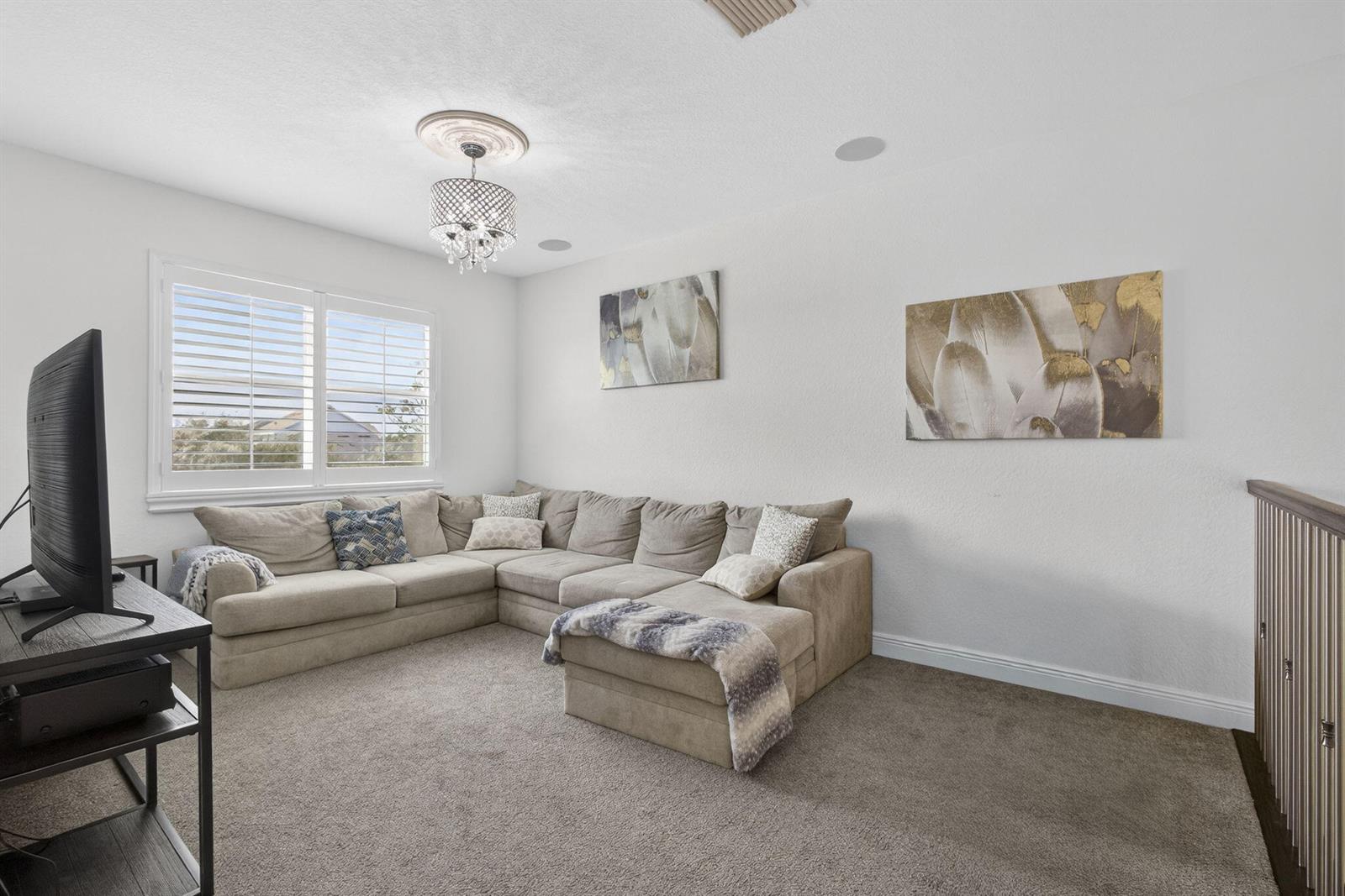 Ver detalles 929 4 / 3181 sq. ft. $ 2026-05-06 0 foto