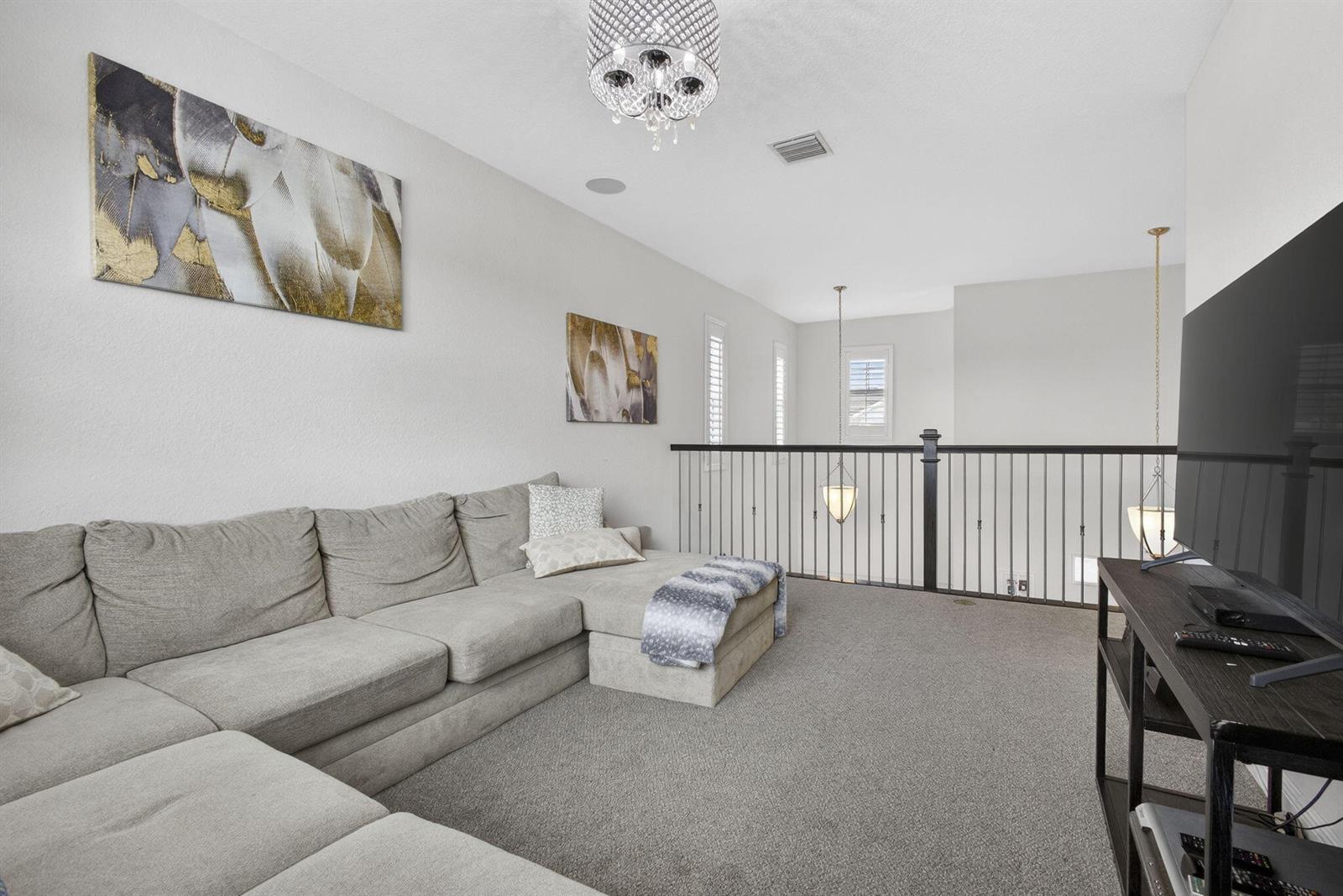 Ver detalles 929 4 / 3181 sq. ft. $ 2026-05-06 0 foto