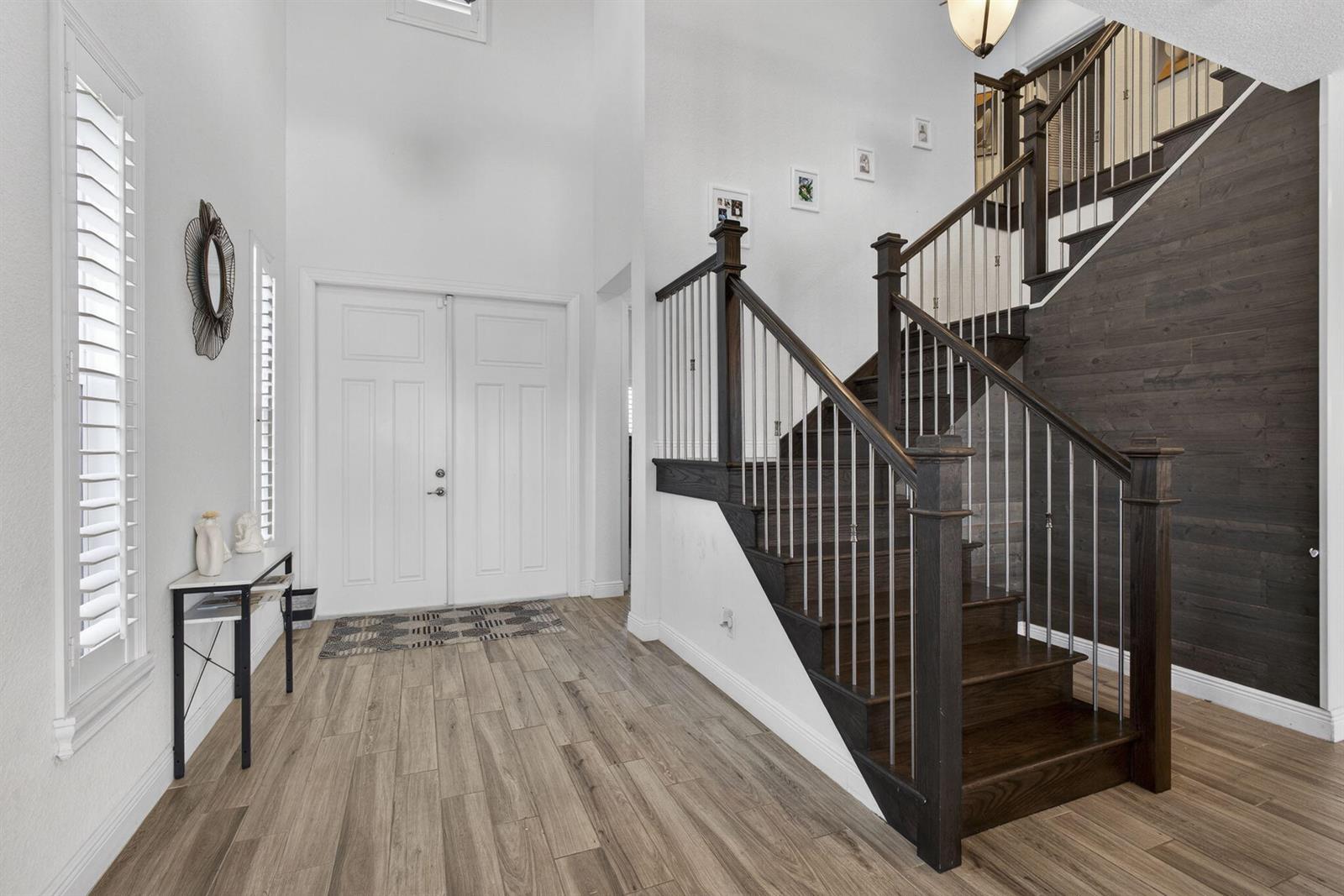 Ver detalles 929 4 / 3181 sq. ft. $ 2026-05-06 0 foto