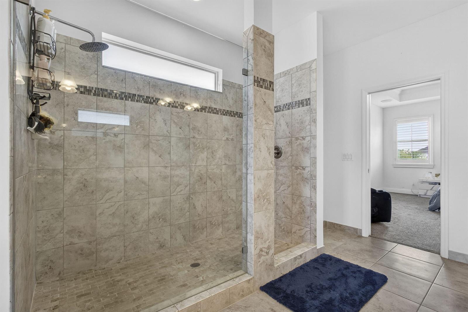 Ver detalles 929 4 / 3181 sq. ft. $ 2026-05-06 0 foto