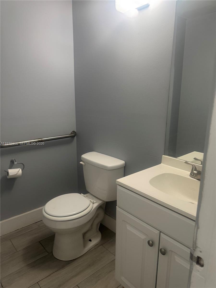   /   кв.футов $ 2026-03-03 0 Фото