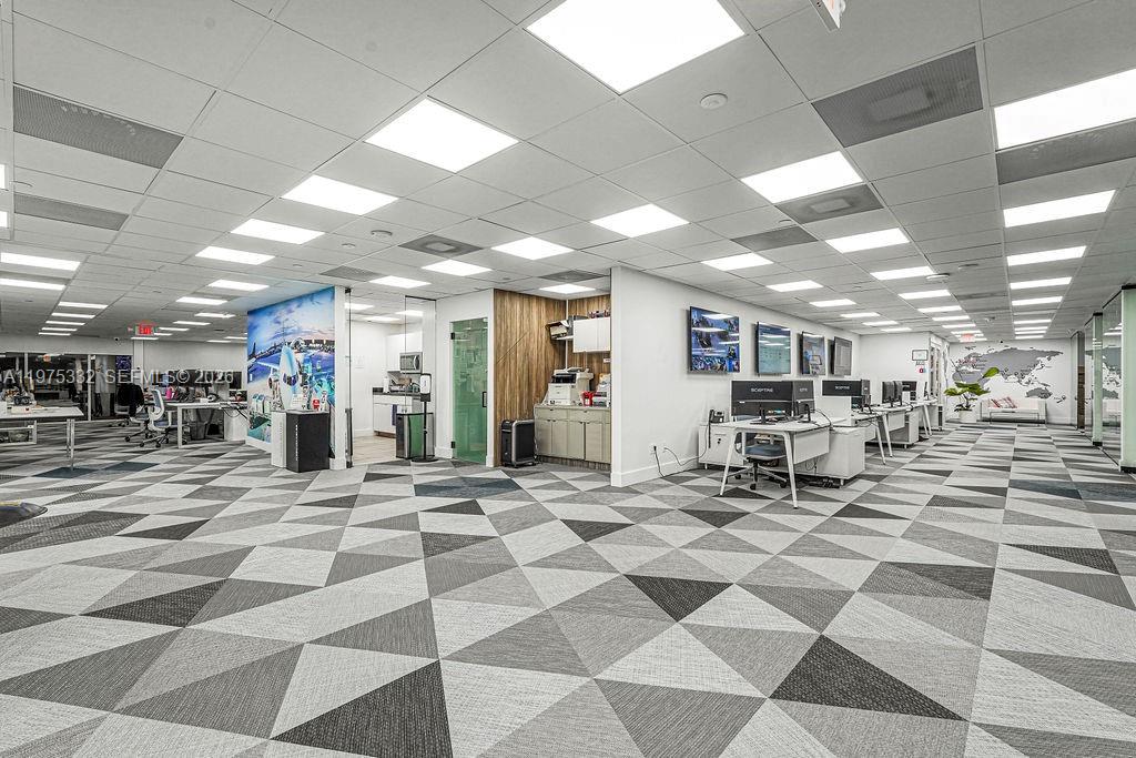 700A  /   кв.футов $ 2026-03-03 0 Фото