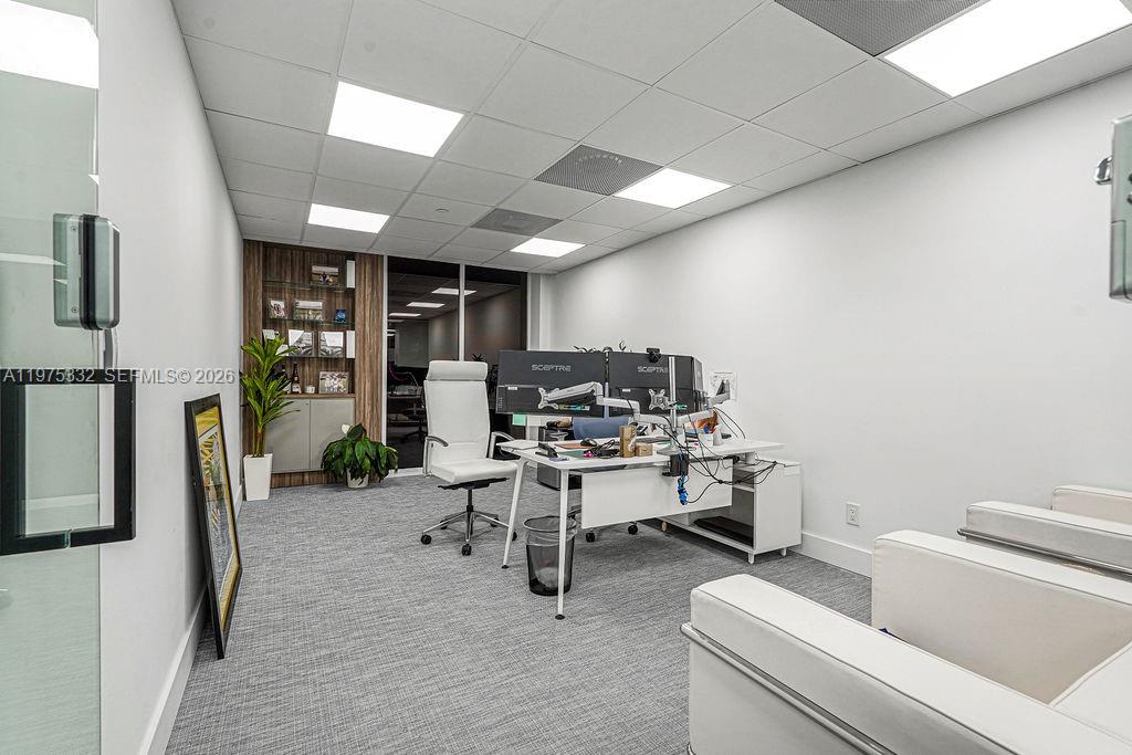 700A  /   кв.футов $ 2026-03-03 0 Фото