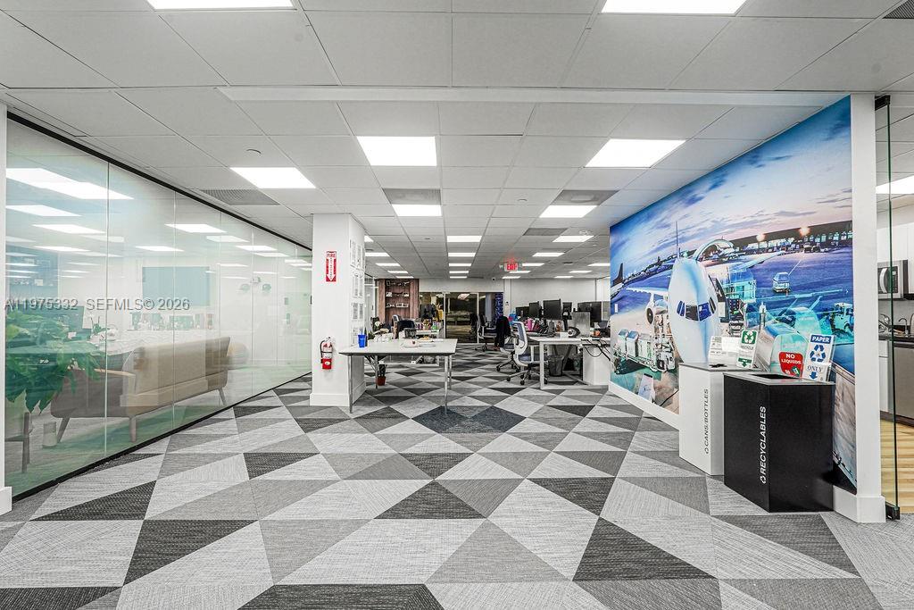 700A  /   кв.футов $ 2026-03-03 0 Фото