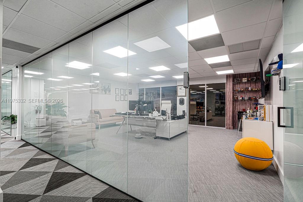 700A  /   кв.футов $ 2026-03-03 0 Фото