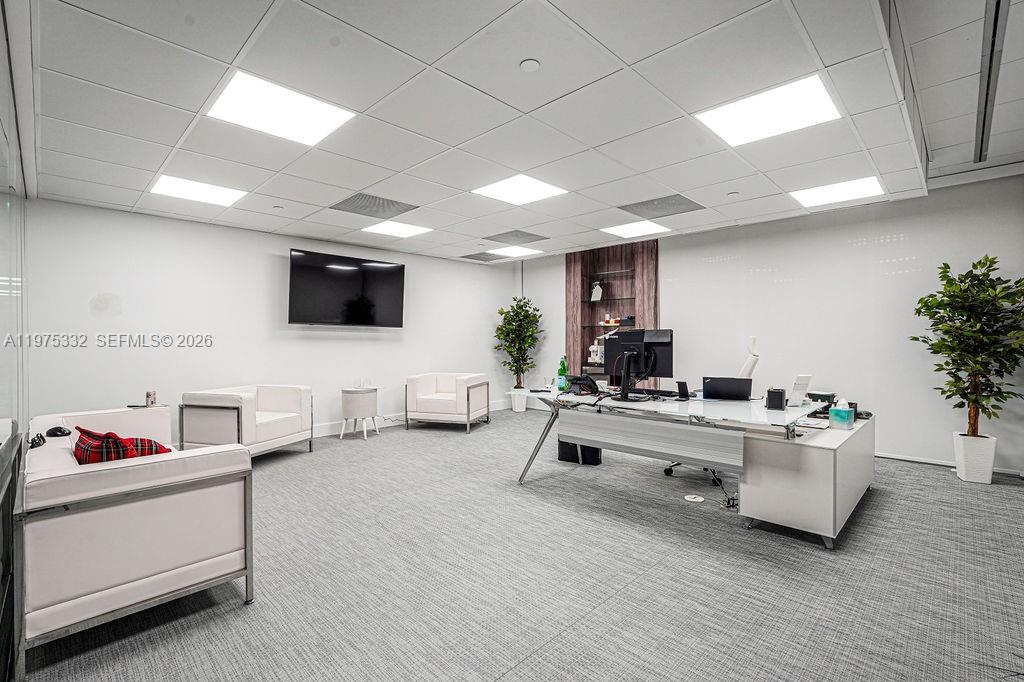 700A  /   кв.футов $ 2026-03-03 0 Фото