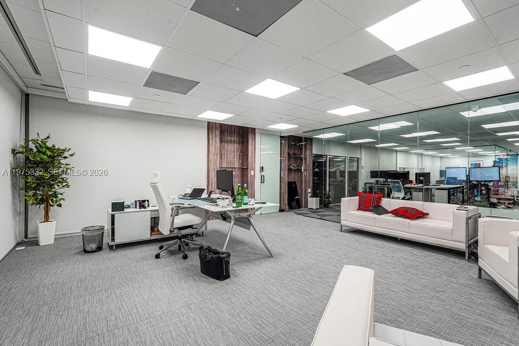 700A  /   кв.футов $ 2026-03-03 0 Фото