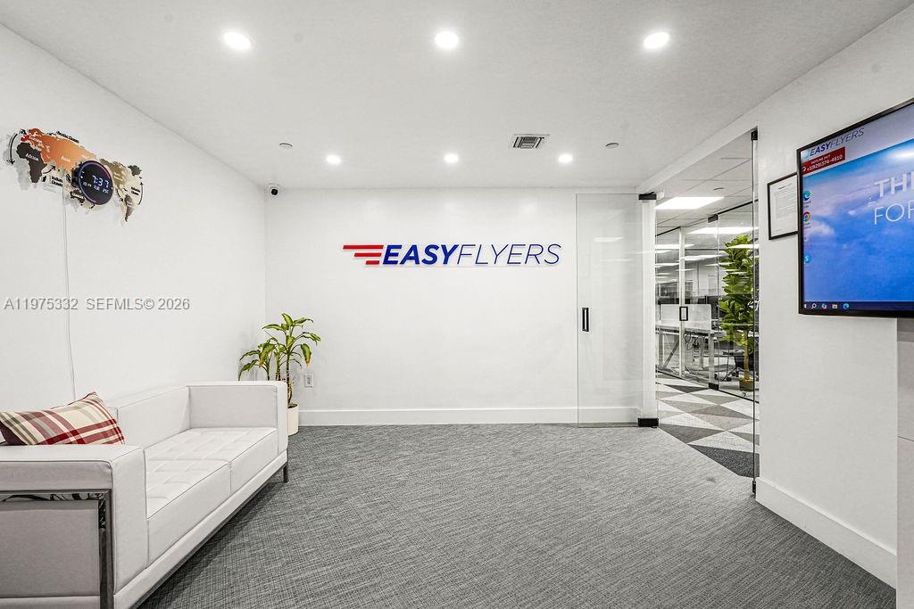 700A  /   кв.футов $ 2026-03-03 0 Фото