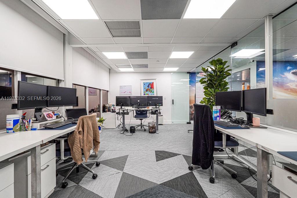 700A  /   кв.футов $ 2026-03-03 0 Фото