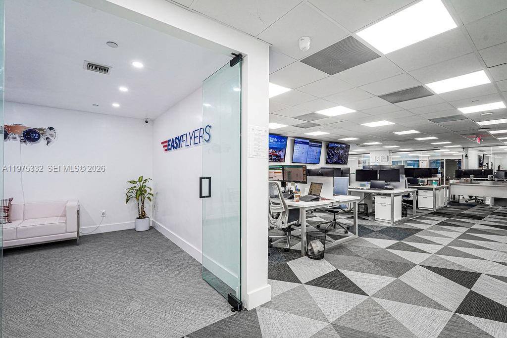 700A  /   кв.футов $ 2026-03-03 0 Фото