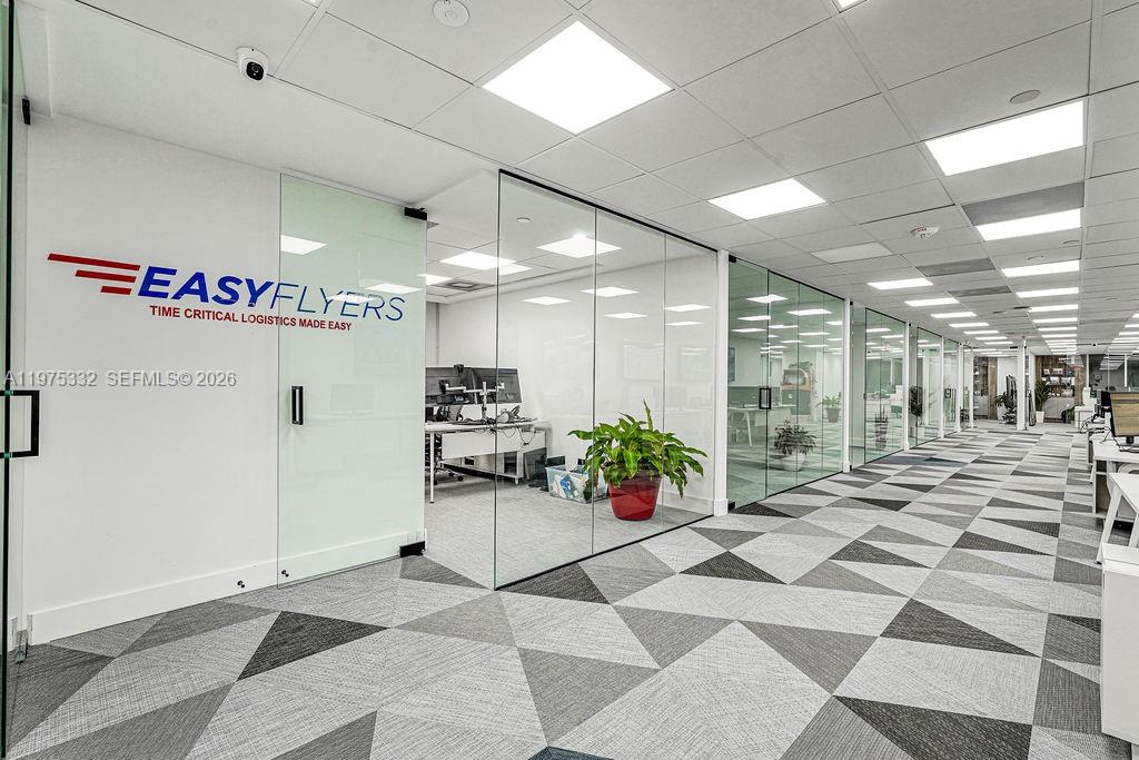 700A  /   кв.футов $ 2026-03-03 0 Фото