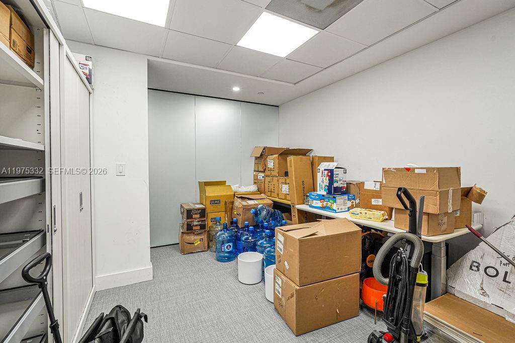 700A  /   кв.футов $ 2026-03-03 0 Фото