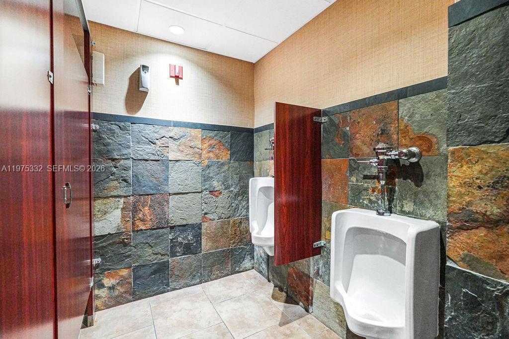 700A  /   кв.футов $ 2026-03-03 0 Фото