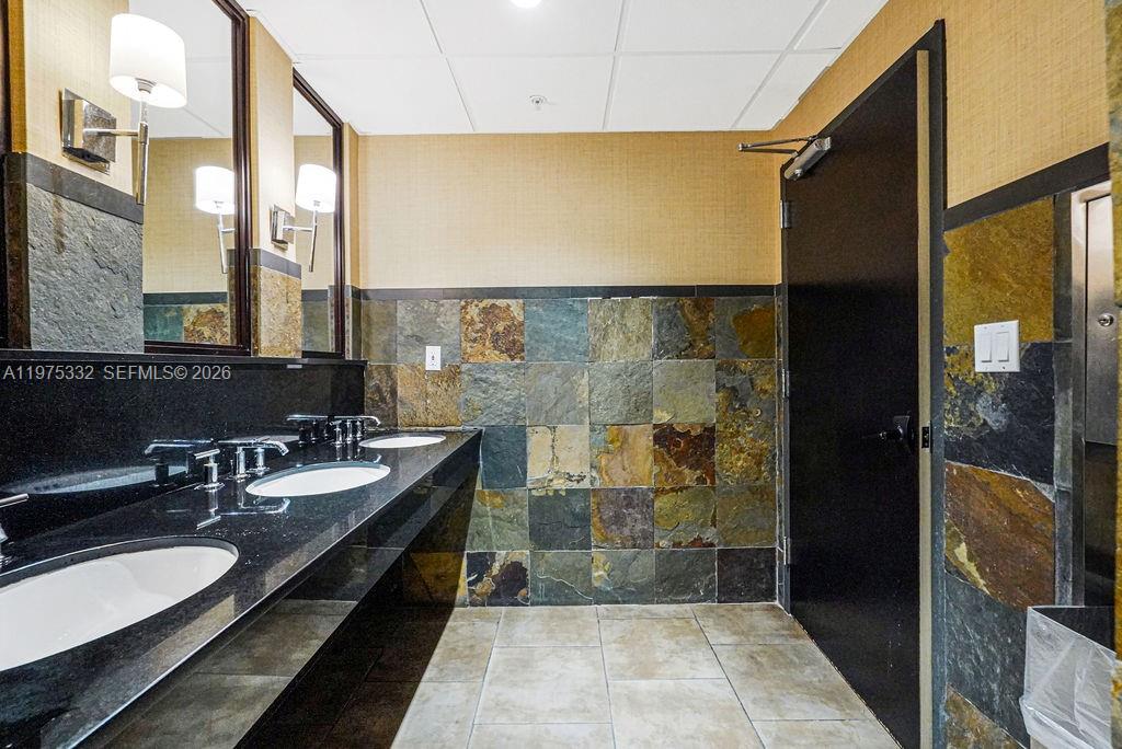 700A  /   кв.футов $ 2026-03-03 0 Фото