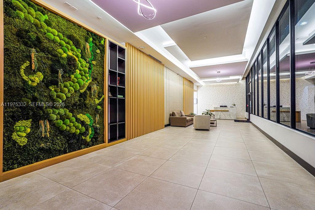 700A  /   кв.футов $ 2026-03-03 0 Фото