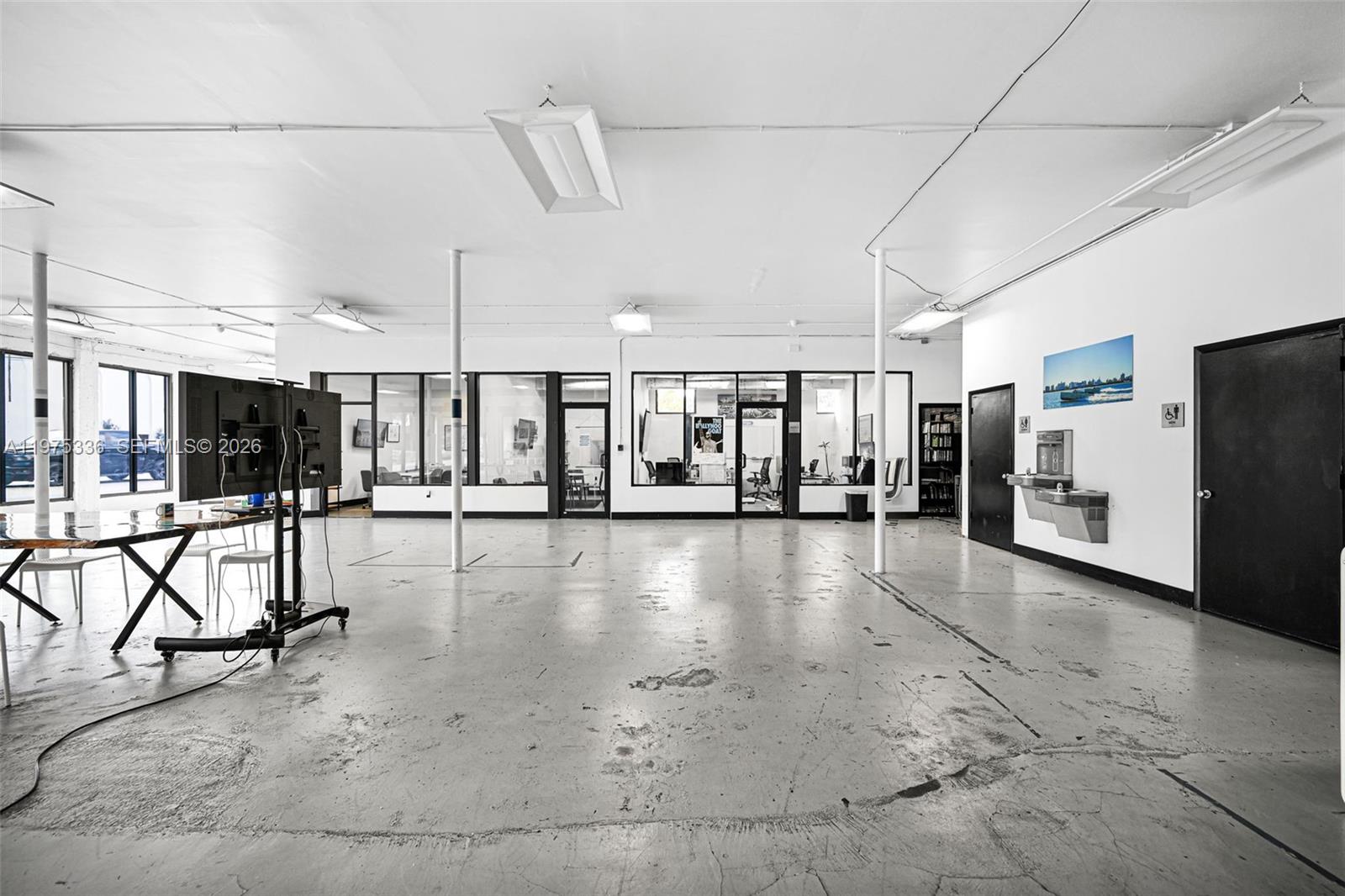   /   sq. ft. $ 2026-03-03 0 foto