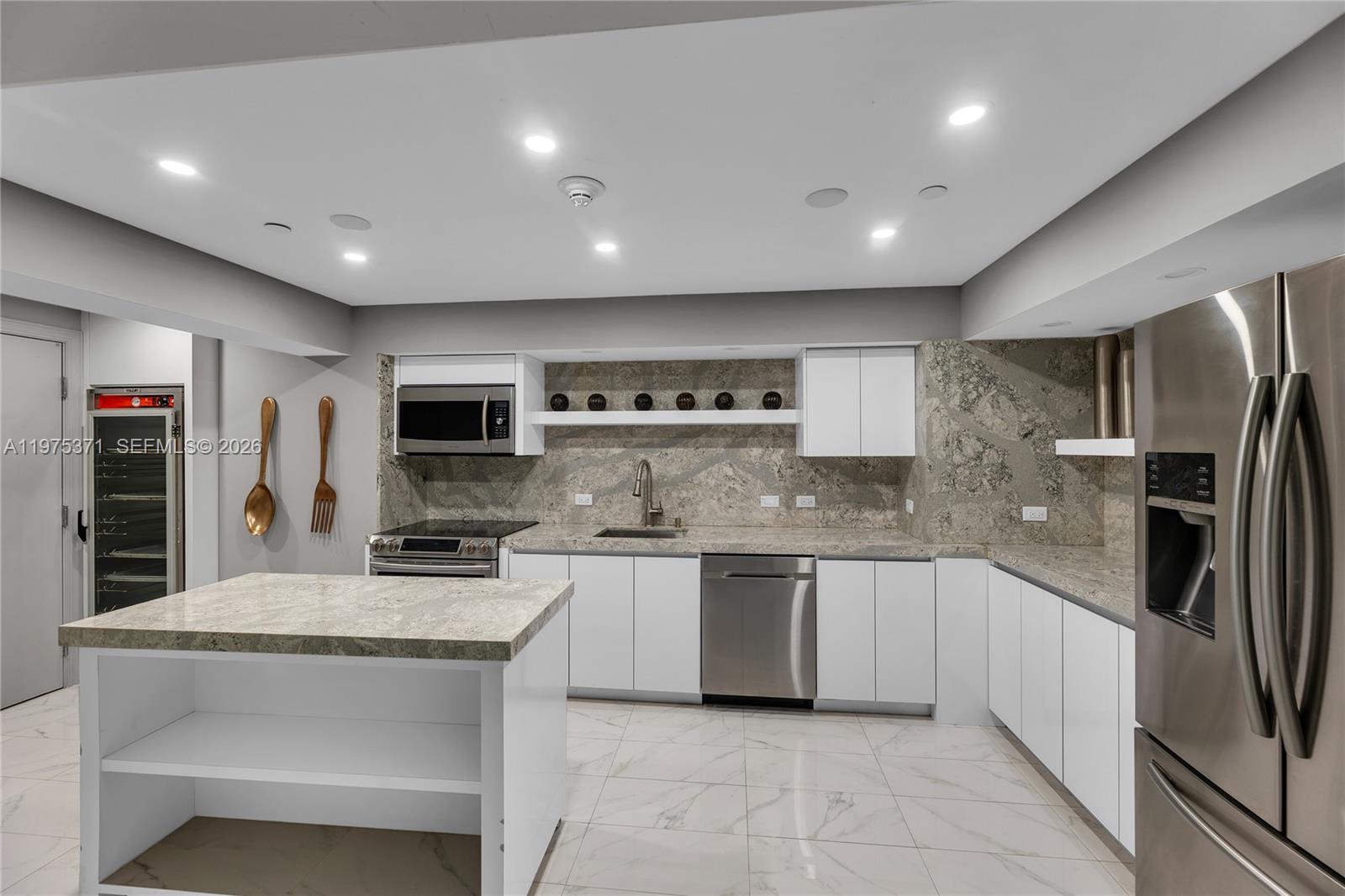 Photo of 3535 Ocean Dr #1602, Hollywood, Florida, 33019 - CATERING KITCHEN