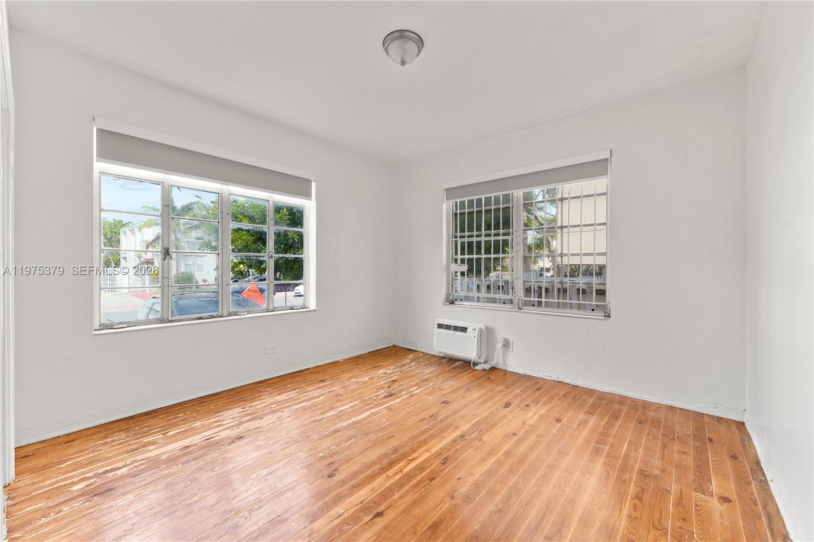   /   кв.футов $ 2026-03-03 0 Фото