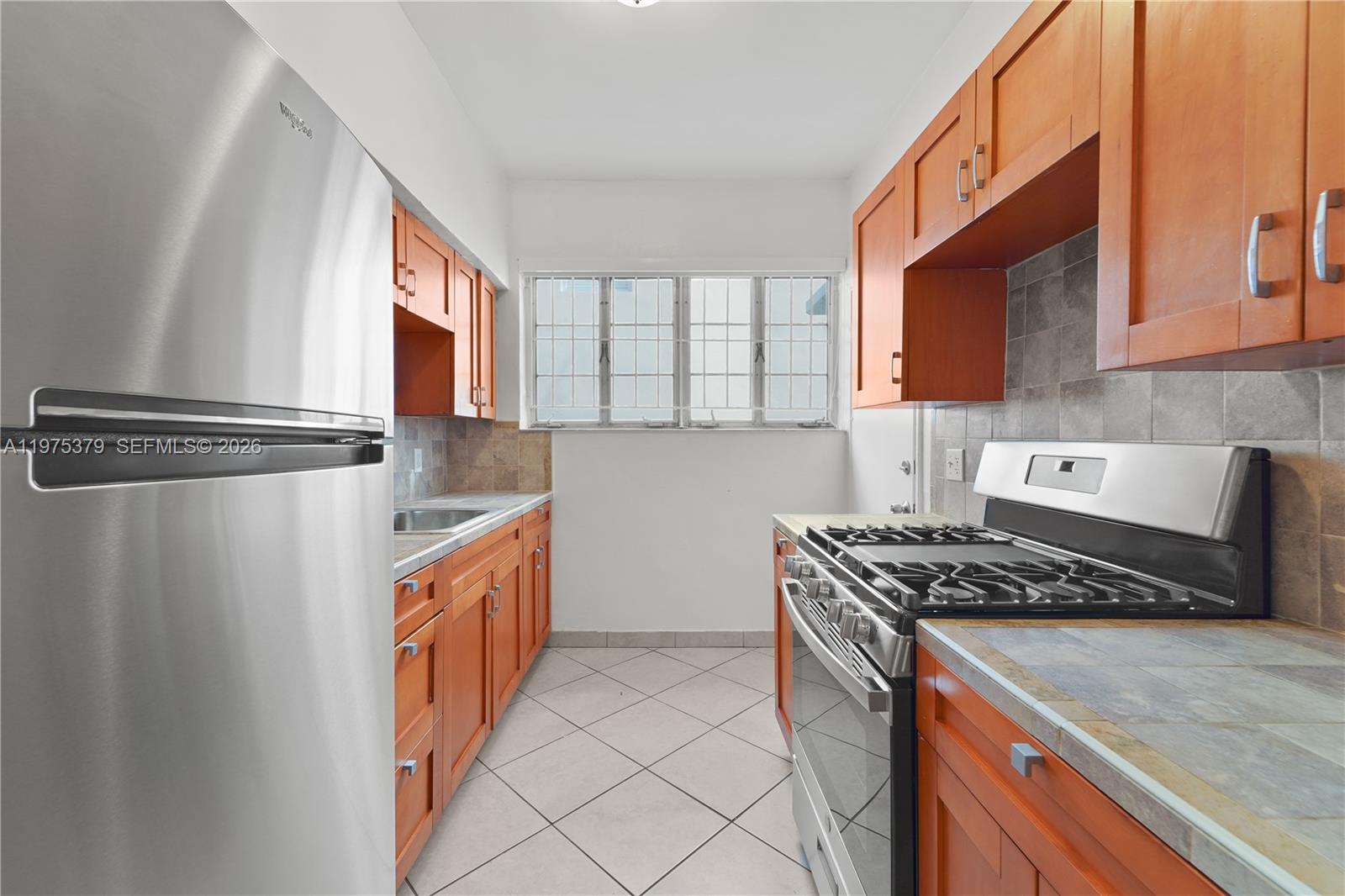   /   кв.футов $ 2026-03-03 0 Фото