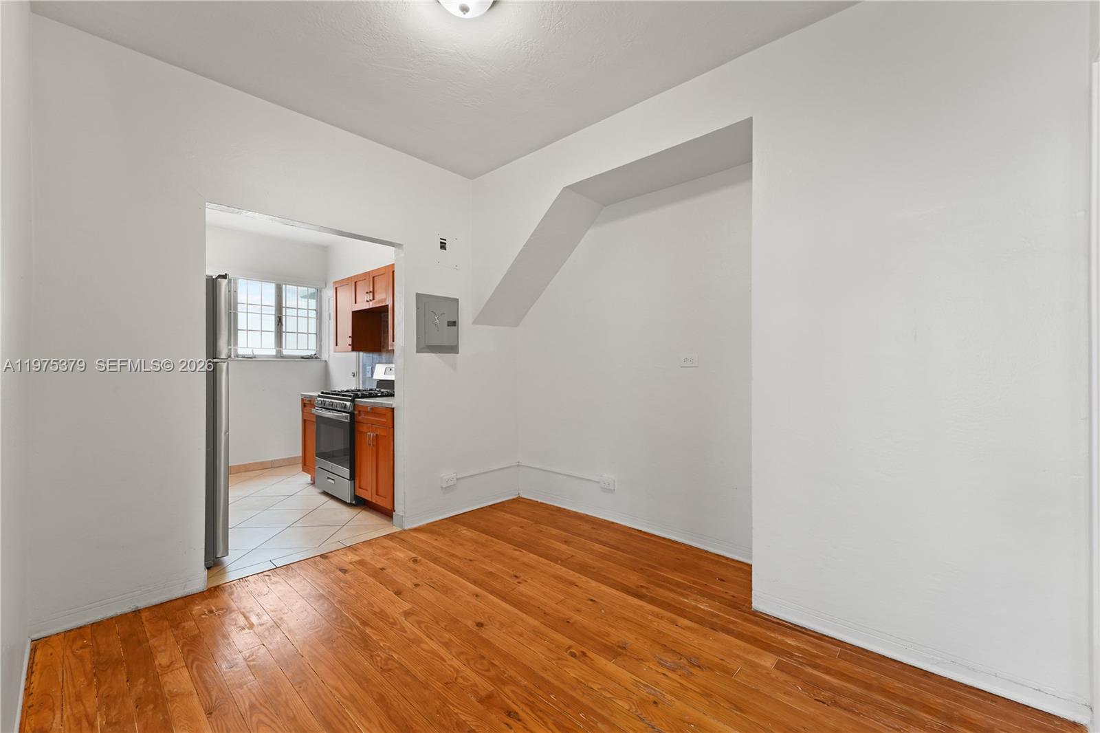   /   кв.футов $ 2026-03-03 0 Фото