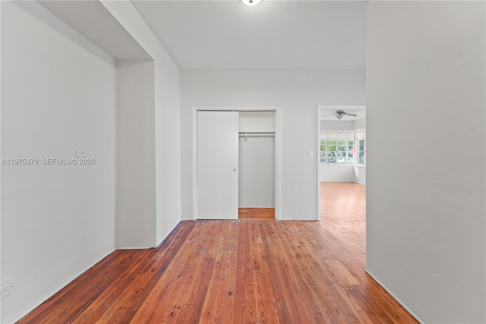   /   кв.футов $ 2026-03-03 0 Фото