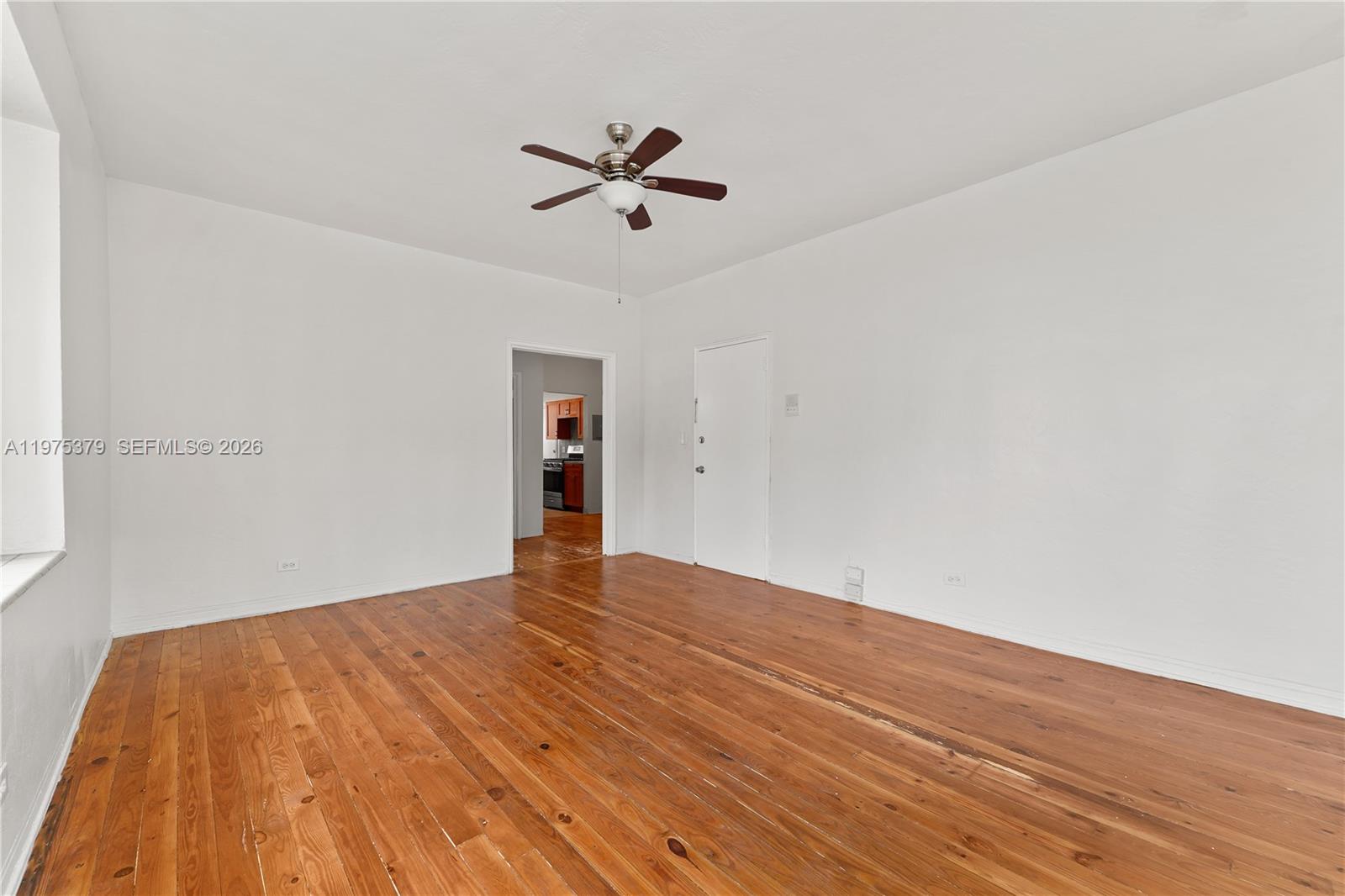   /   кв.футов $ 2026-03-03 0 Фото