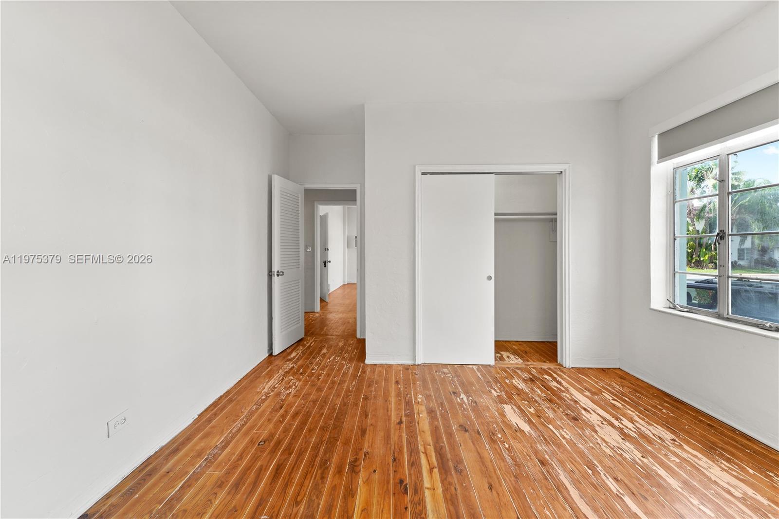   /   кв.футов $ 2026-03-03 0 Фото