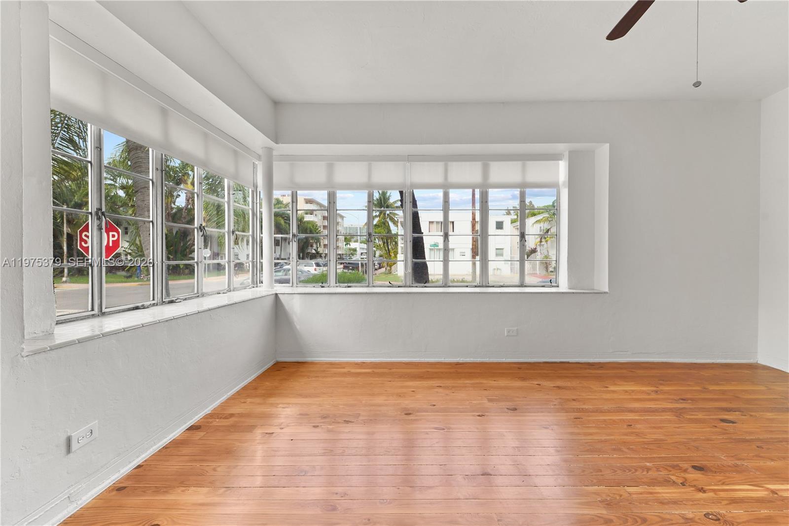   /   кв.футов $ 2026-03-03 0 Фото