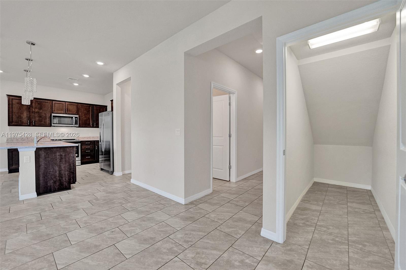 See details 4764 3 / 3 1780 sq. ft. $ 2026-03-03 0 Photo