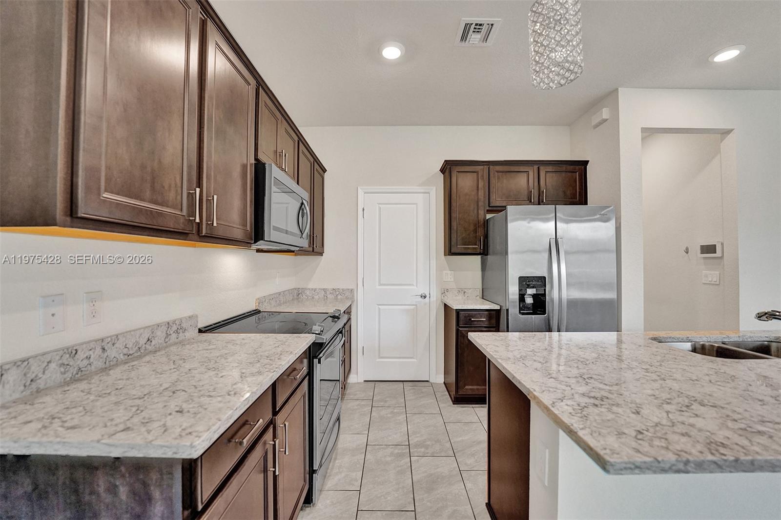 See details 4764 3 / 3 1780 sq. ft. $ 2026-03-03 0 Photo