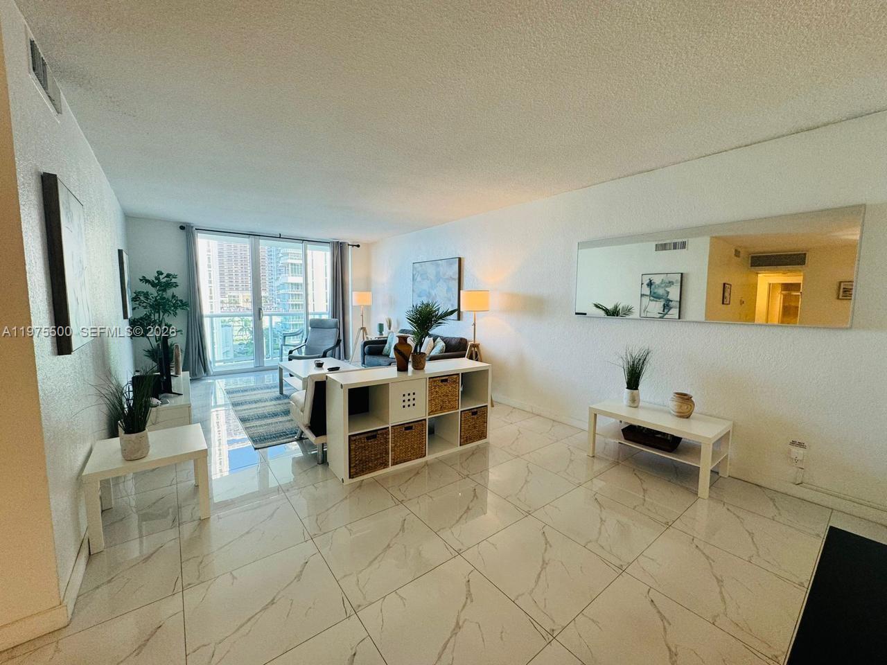 Photo of 3901 Ocean Dr  #10G, Hollywood, Florida, 33019 - 