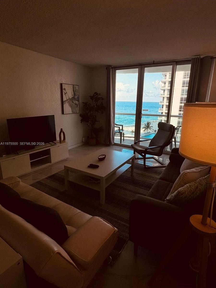 Photo of 3901 Ocean Dr  #10G, Hollywood, Florida, 33019 - 