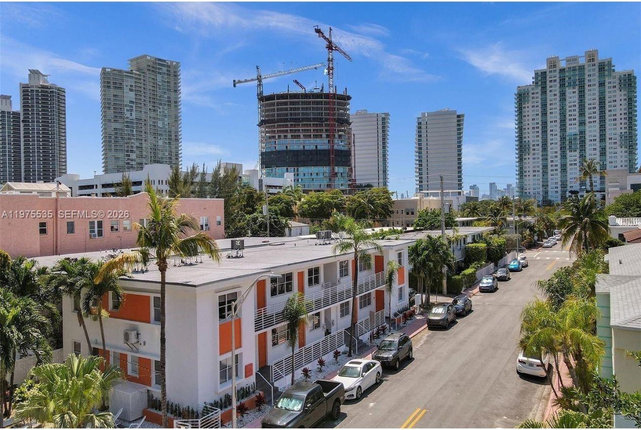   /  7868 кв.футов $ 2026-03-03 0 Фото