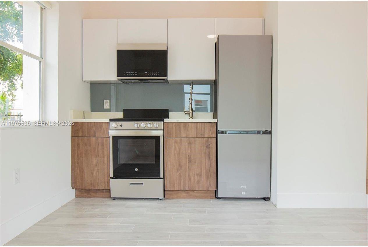   /  7868 кв.футов $ 2026-03-03 0 Фото