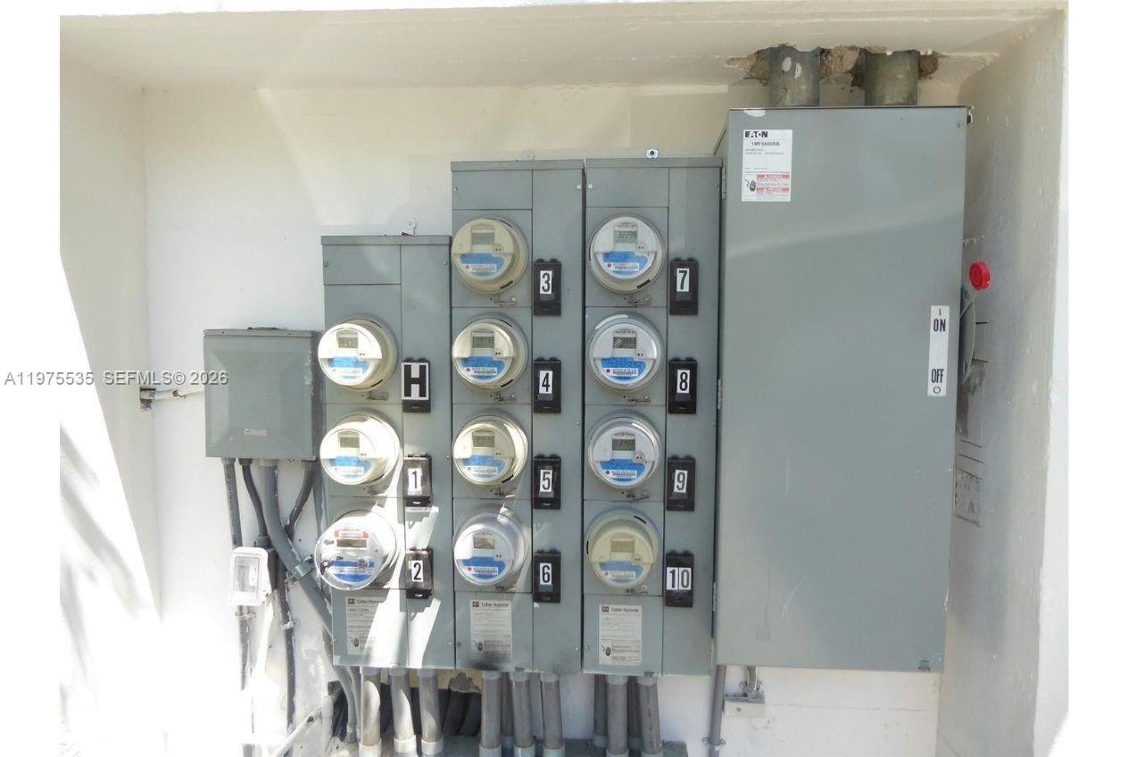   /  7868 кв.футов $ 2026-03-03 0 Фото