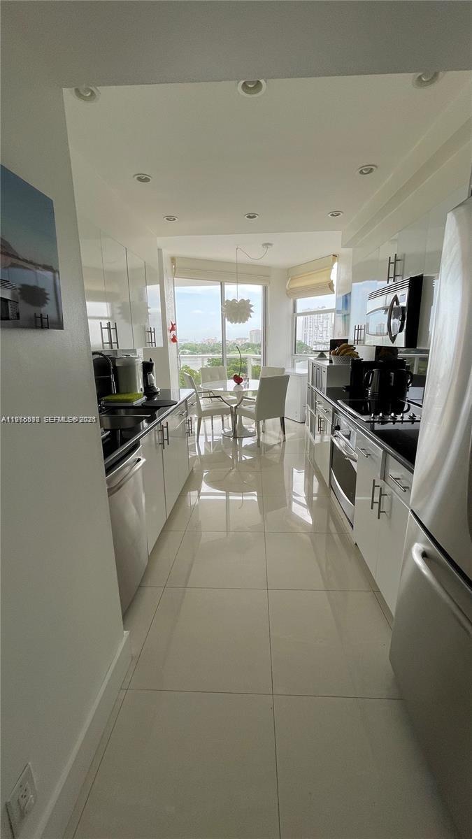 Photo of 20281 Country Club Dr  #611, Aventura, Florida, 33180 - 