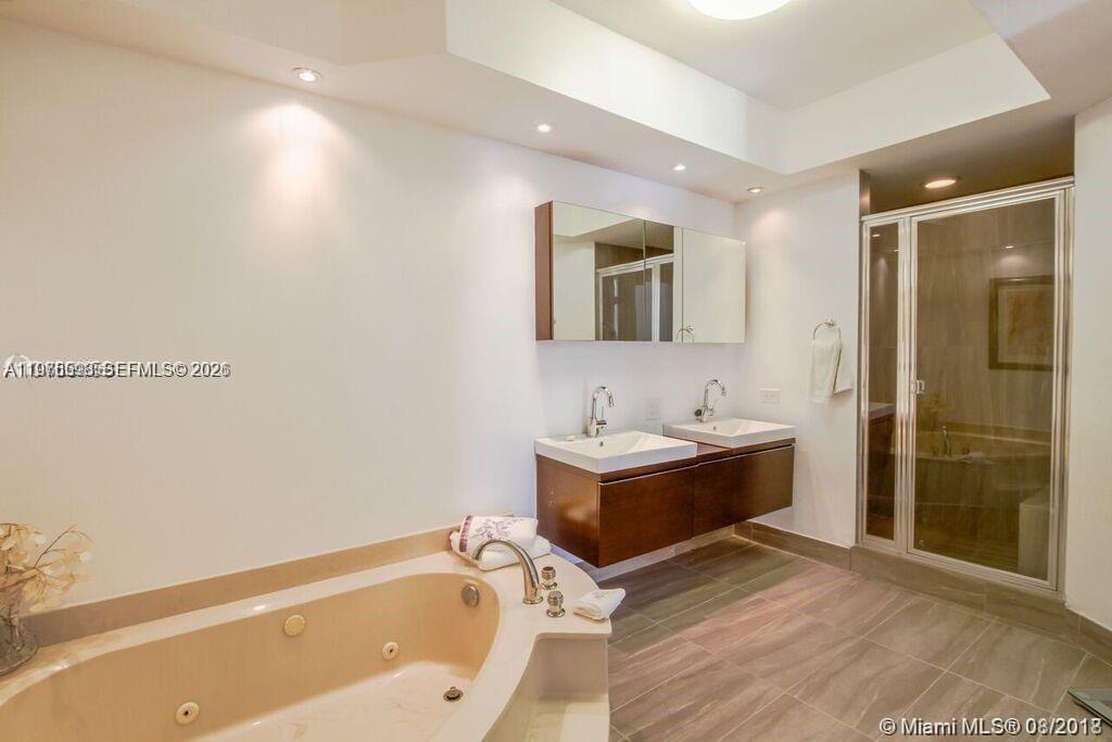 Photo of 20281 Country Club Dr  #611, Aventura, Florida, 33180 - 