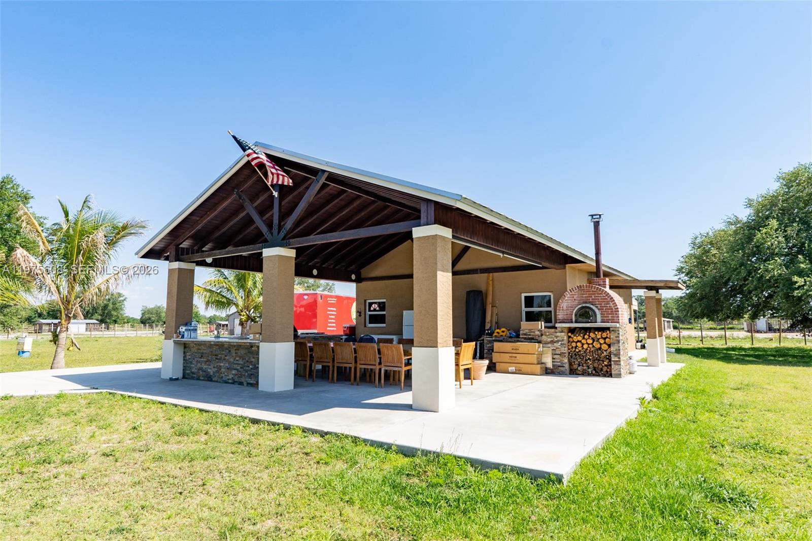   /   кв.футов $ 2026-03-03 0 Фото