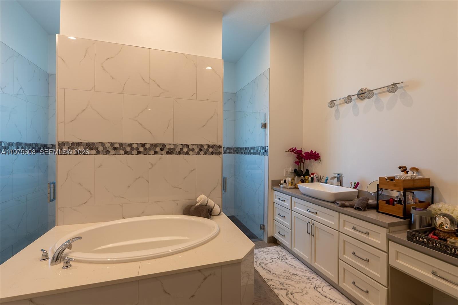   /   кв.футов $ 2026-03-03 0 Фото