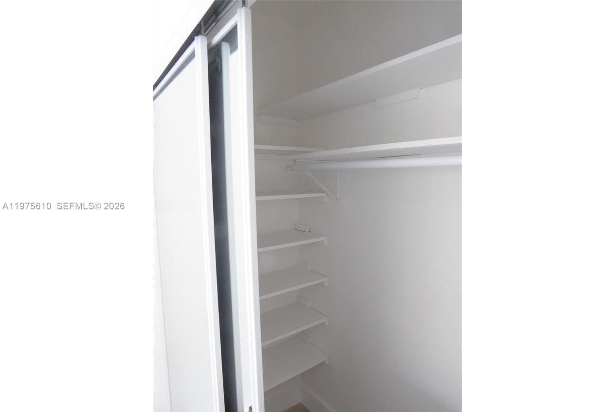   /   sq. ft. $ 2026-03-03 0 foto