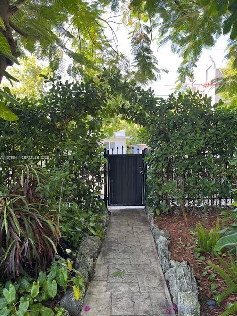   /   sq. ft. $ 2026-03-03 0 foto