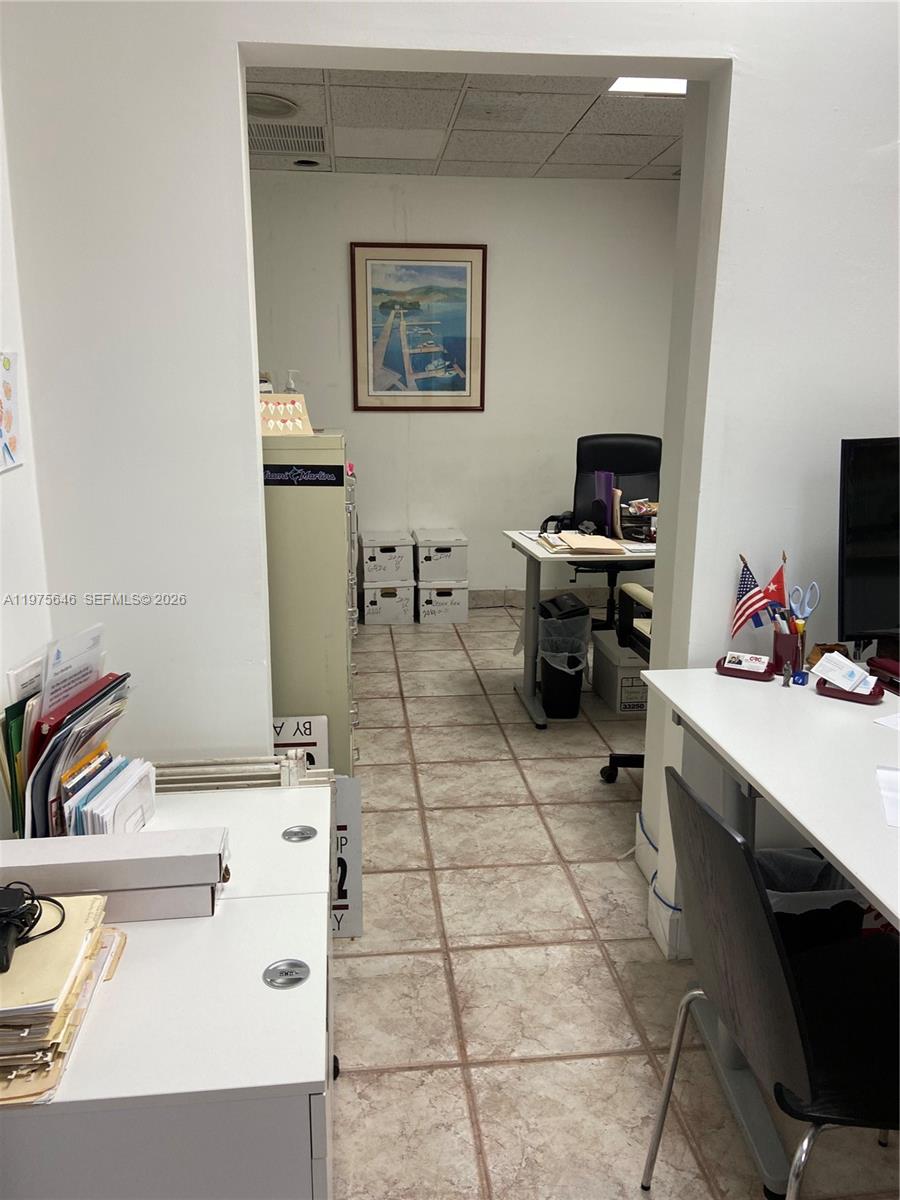   /   кв.футов $ 2026-03-03 0 Фото