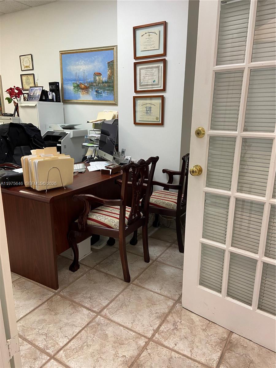   /   кв.футов $ 2026-03-03 0 Фото