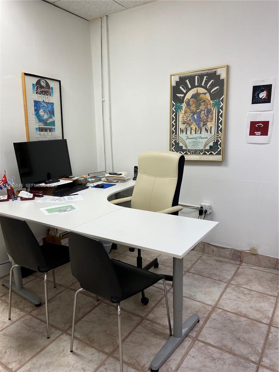   /   кв.футов $ 2026-03-03 0 Фото