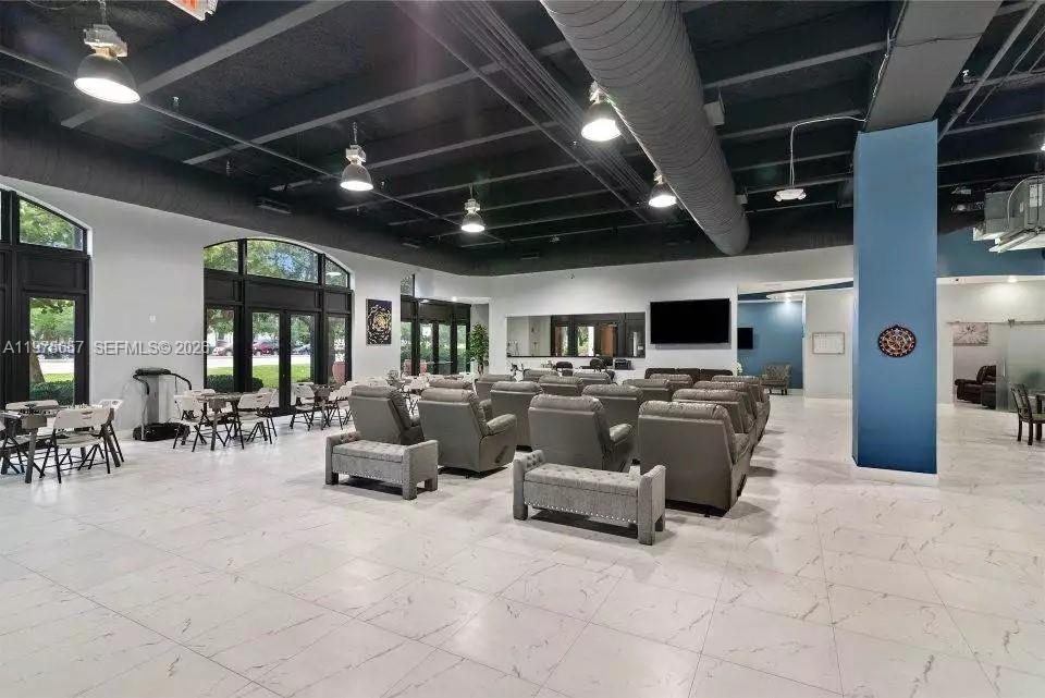   /   sq. ft. $ 2026-03-03 0 foto